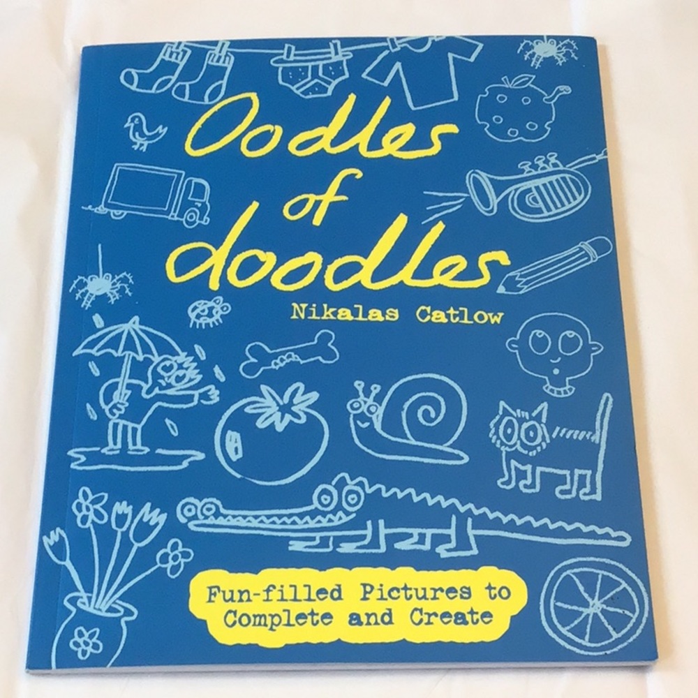 🍀2/10.00🍀 Oodles of Doodles , crayon 1 page, pencil 1 page, others like new
